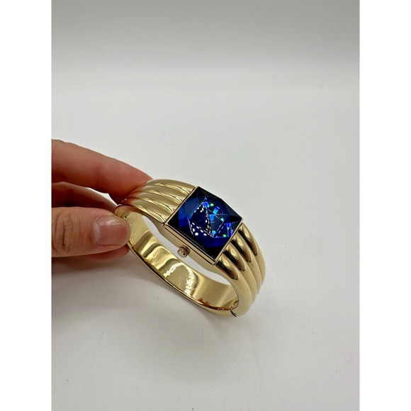 Gruen GR7425 Vintage Gold Tone Hinged Bangle Watch Blue Faceted Dial